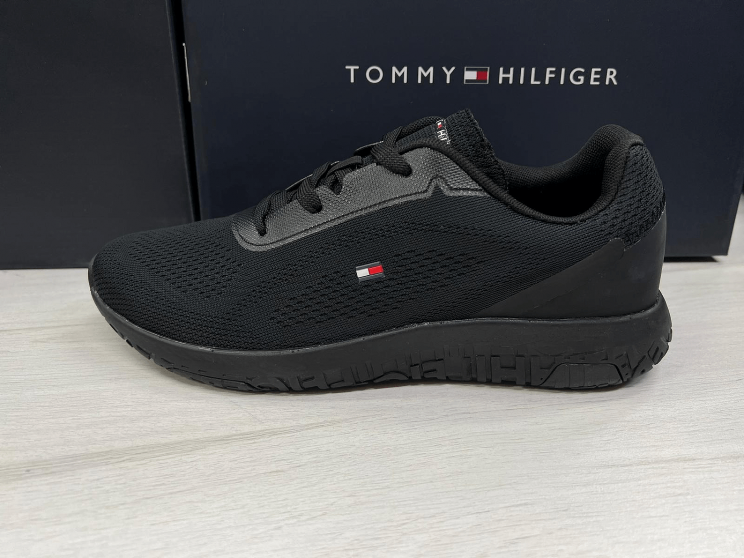 Shoes(Tommy Hilfiger)